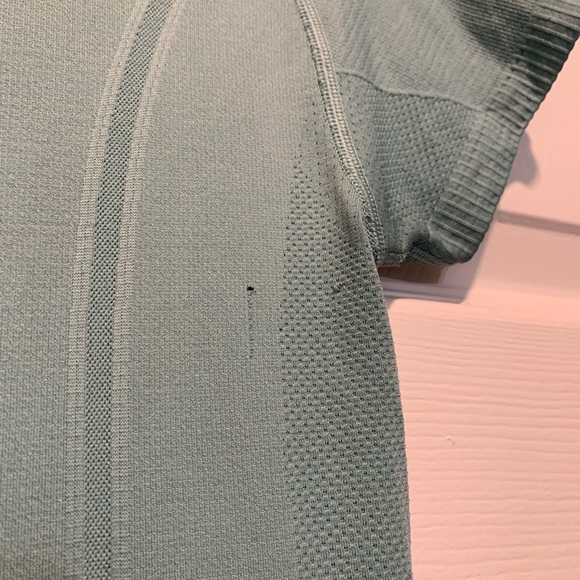 Seafoam Green Lululemon Running Top - Picture 5 of 6